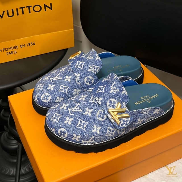 Fashion Metal Logo Women Casual Slides