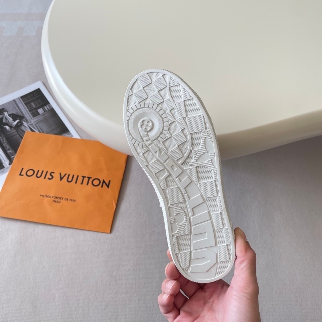 Fashion Design Women Lace-Up Sneakers