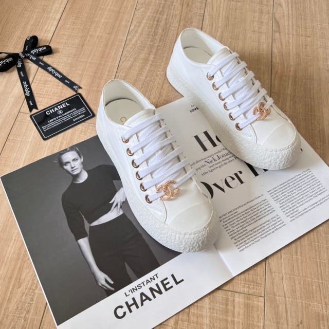 Fashion Logo Women Casual Sneakers