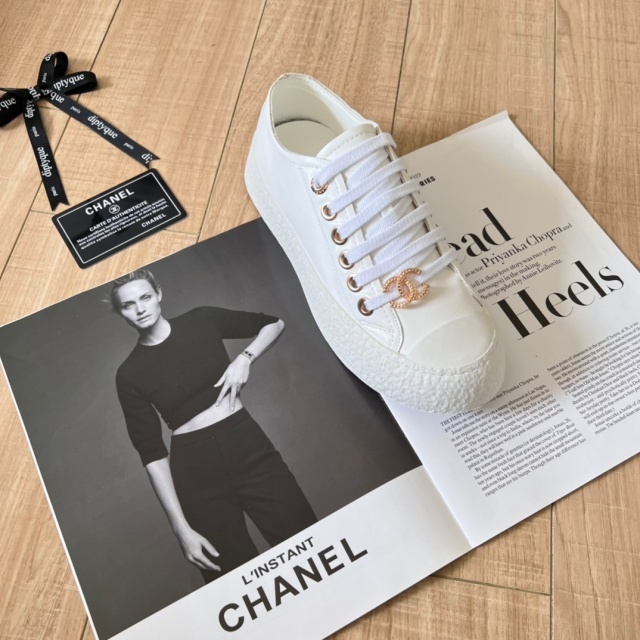Fashion Logo Women Casual Sneakers