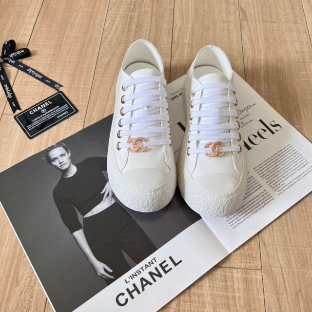 Fashion Logo Women Casual Sneakers