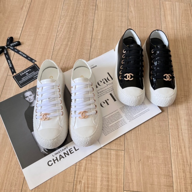 Fashion Logo Women Casual Sneakers
