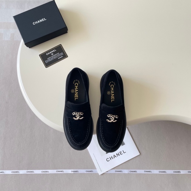 Fashion Logo Women Suede Flat Shoes