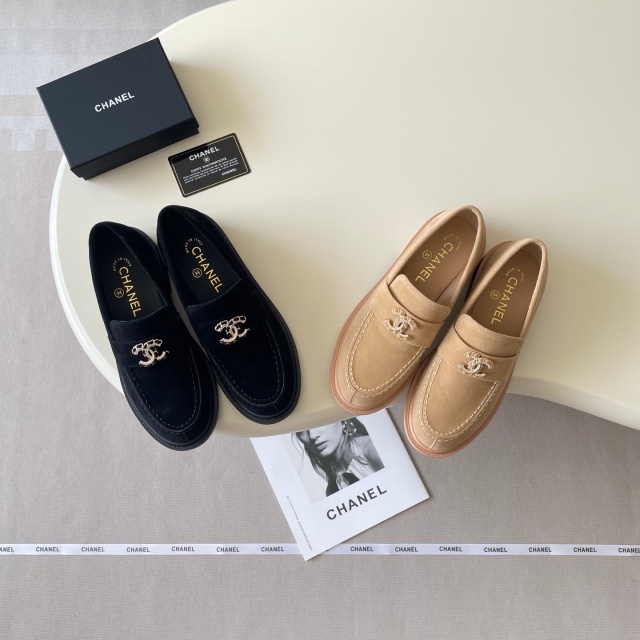 Fashion Logo Women Suede Flat Shoes