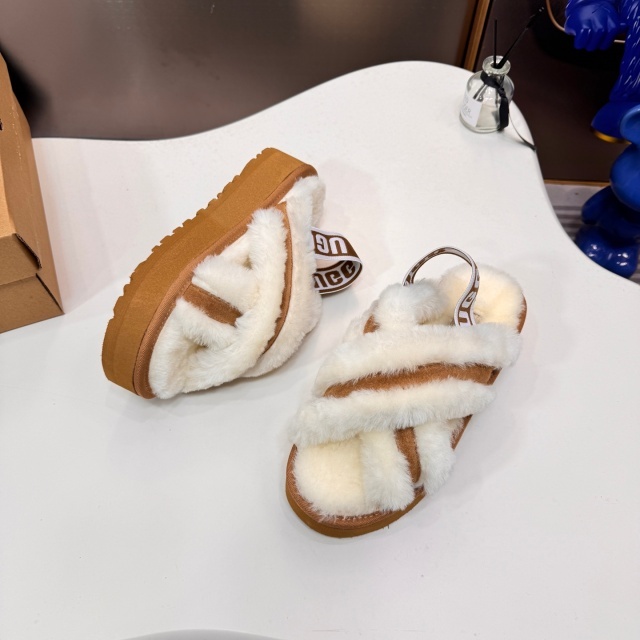 Luxury Style Winter Fashion Women Furry Slides