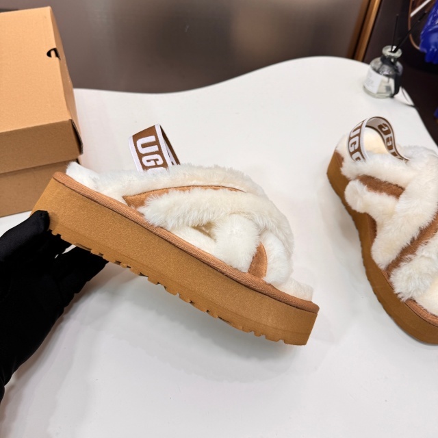 Luxury Style Winter Fashion Women Furry Slides