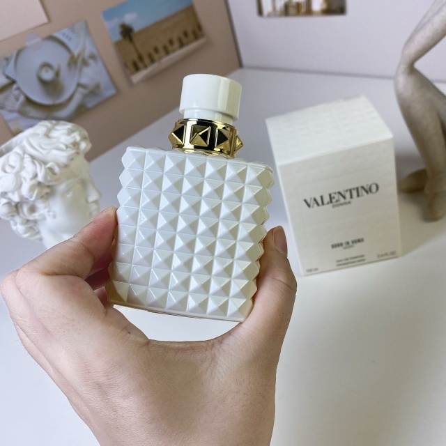 Born in Roma Luxury Women Perfume