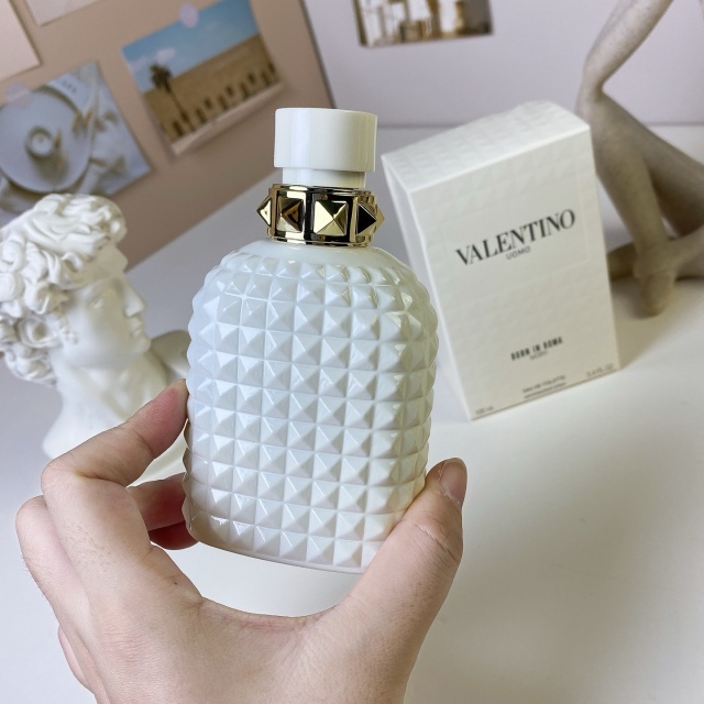 Born in Roma Luxury Men Perfume