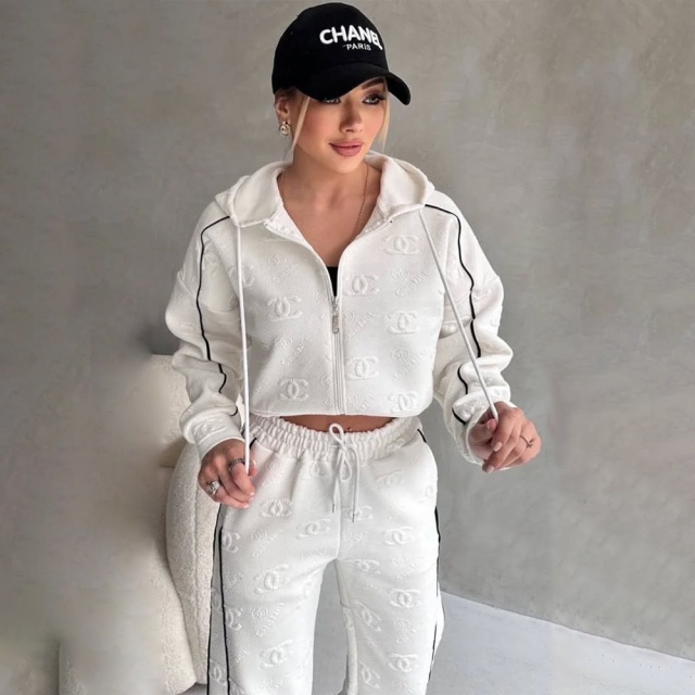 Fashion Embossing Women Fall Hooded Tracksuit Set