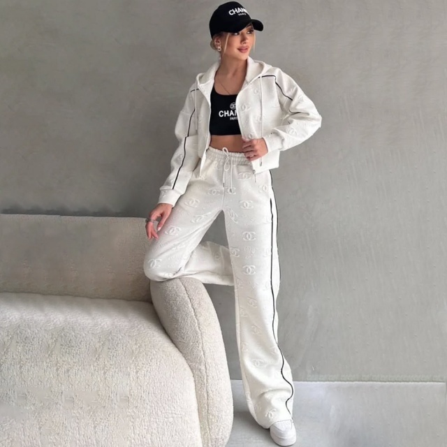 Fashion Embossing Women Fall Hooded Tracksuit Set