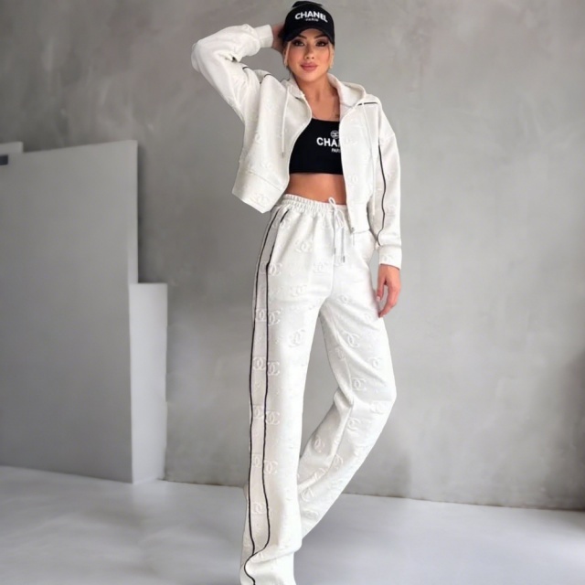 Fashion Embossing Women Fall Hooded Tracksuit Set