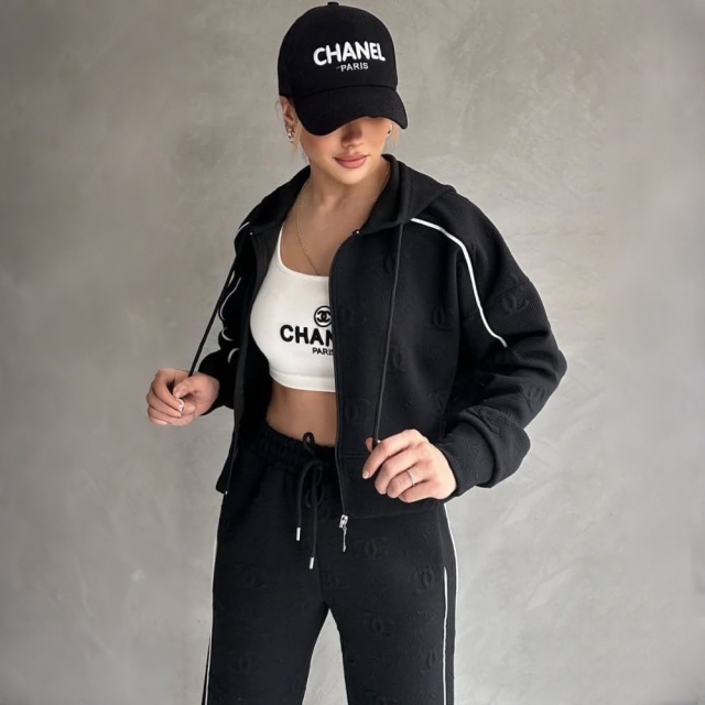 Fashion Embossing Women Fall Hooded Tracksuit Set