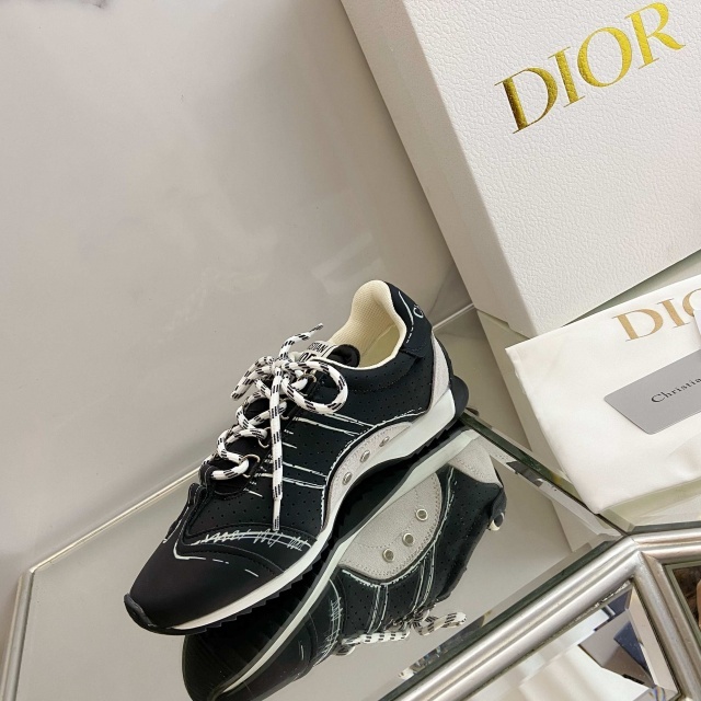 Fashion Lace-Up Women Luxury Sneakers