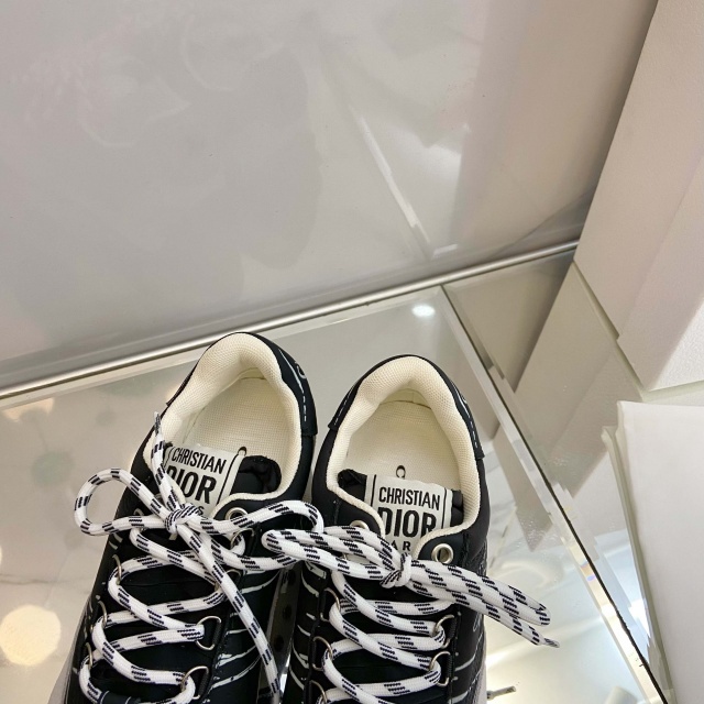 Fashion Lace-Up Women Luxury Sneakers