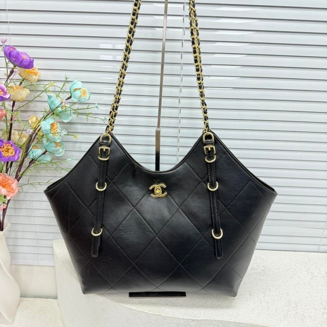 Metal Logo Leather Chained Shoulder Bags