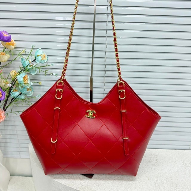 Metal Logo Leather Chained Shoulder Bags