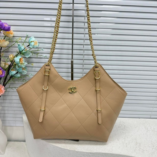 Metal Logo Leather Chained Shoulder Bags