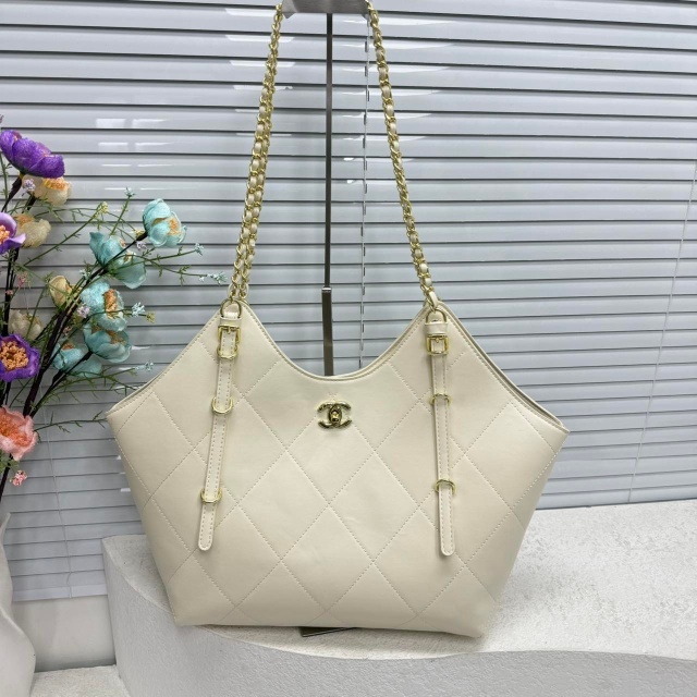 Metal Logo Leather Chained Shoulder Bags