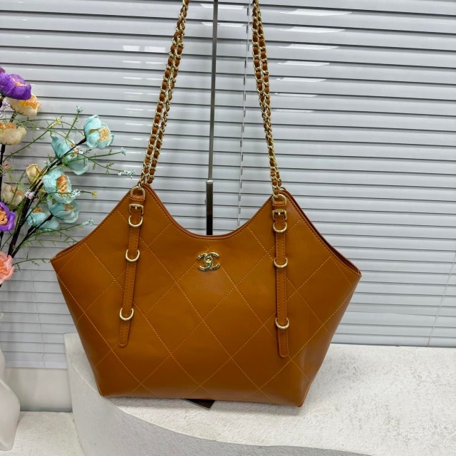 Metal Logo Leather Chained Shoulder Bags