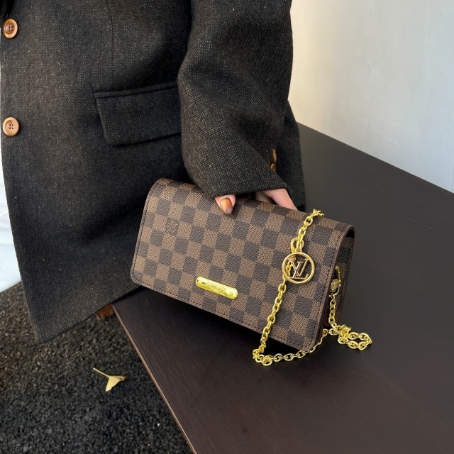 Chained Leather Fashion Women Messenger Bags