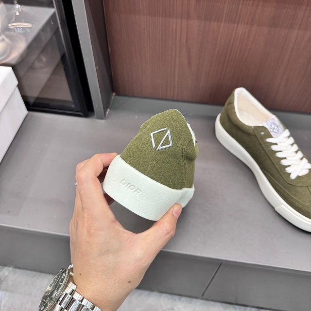 Women Luxury Fashion Lace-Up Sneakers