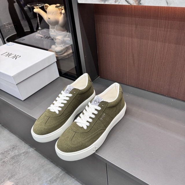 Women Luxury Fashion Lace-Up Sneakers