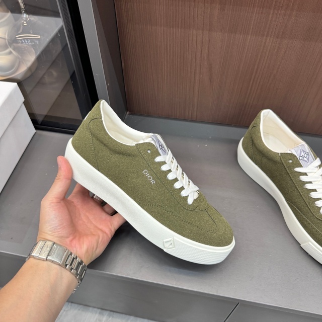 Women Luxury Fashion Lace-Up Sneakers