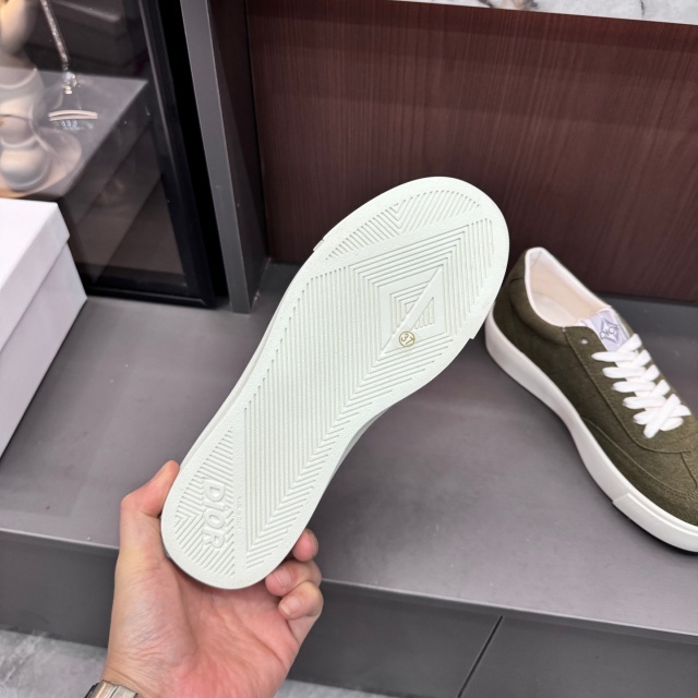 Women Luxury Fashion Lace-Up Sneakers