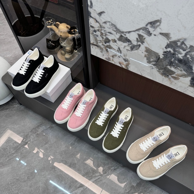 Women Luxury Fashion Lace-Up Sneakers