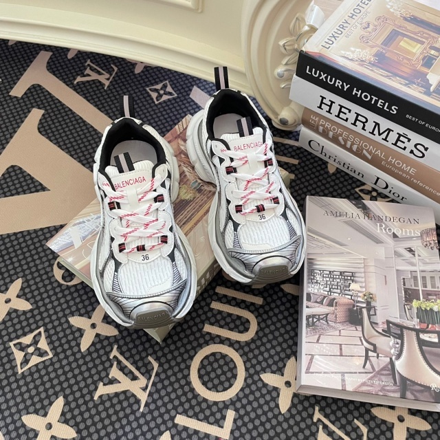 Big Size Fashion Lace-Up Casual Breathable Sneakers