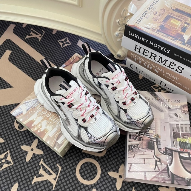 Big Size Fashion Lace-Up Casual Breathable Sneakers