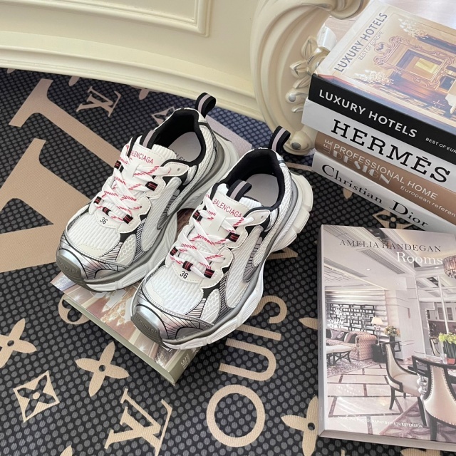 Big Size Fashion Lace-Up Casual Breathable Sneakers