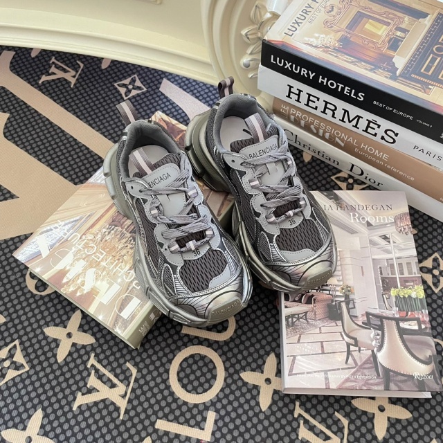 Big Size Fashion Lace-Up Casual Breathable Sneakers