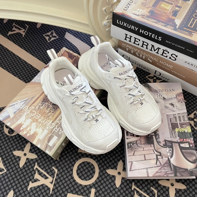 Big Size Fashion Lace-Up Casual Breathable Sneakers