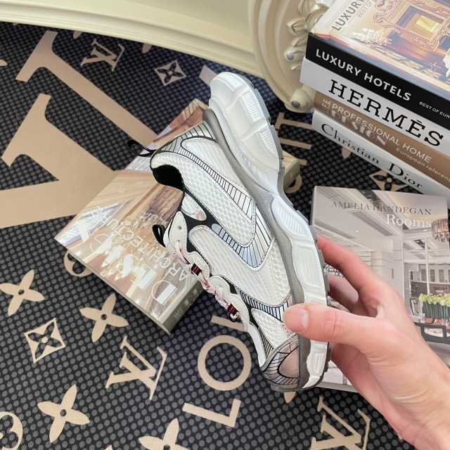 Big Size Fashion Lace-Up Casual Breathable Sneakers
