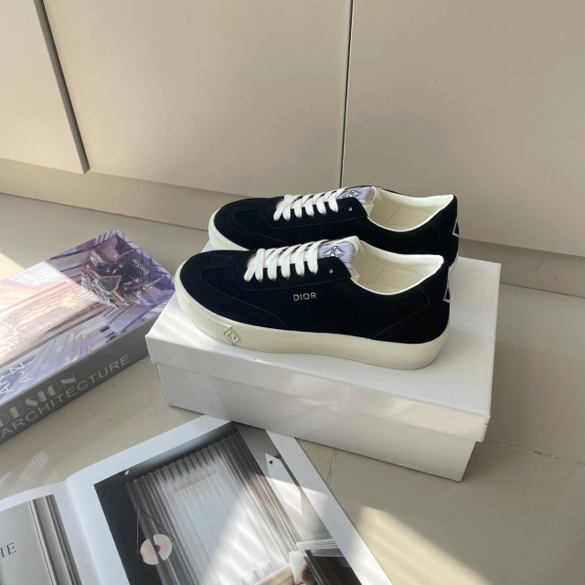 Luxury Fashion Big Size Lace-Up Casual Sneakers