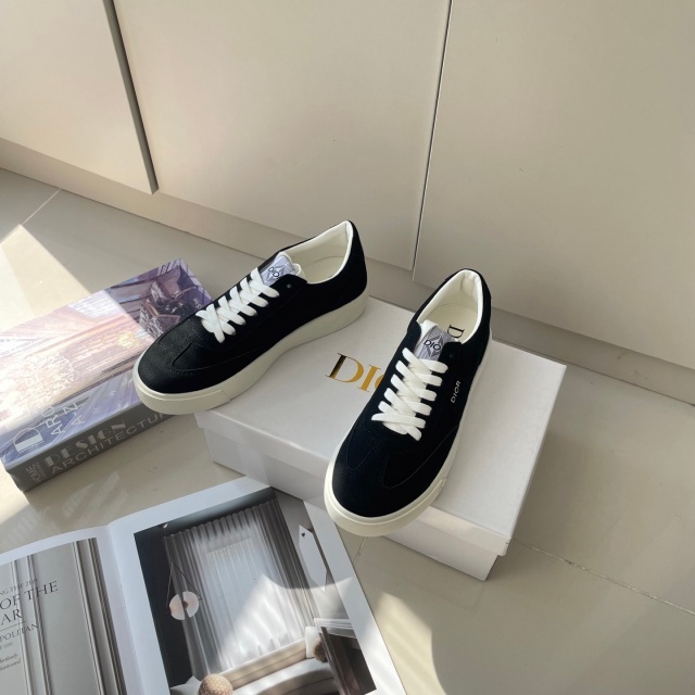 Luxury Fashion Big Size Lace-Up Casual Sneakers
