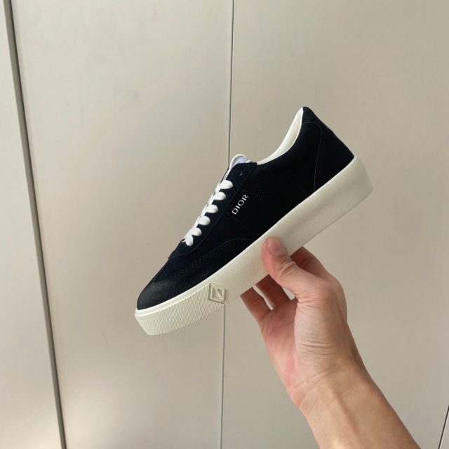 Luxury Fashion Big Size Lace-Up Casual Sneakers