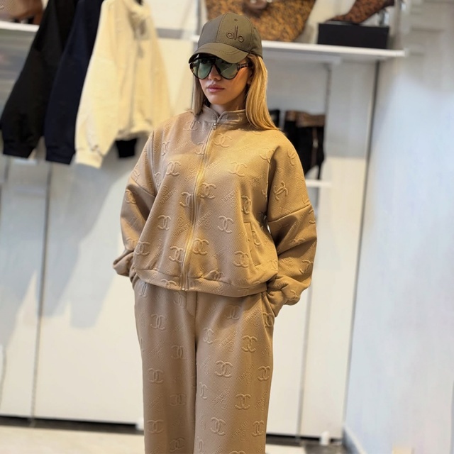 Fashion Embossing Winter Women Tracksuit Set