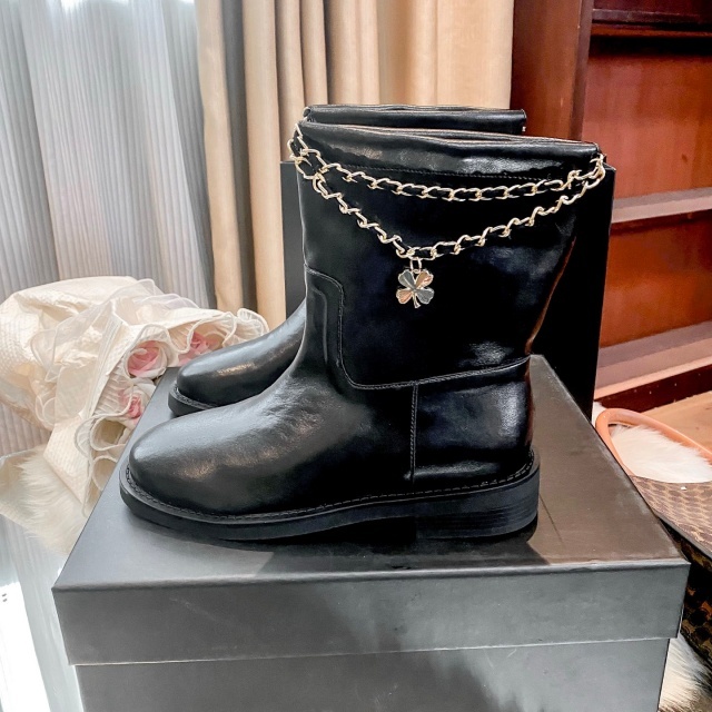 Luxury Fashion Chained Women Short Boots