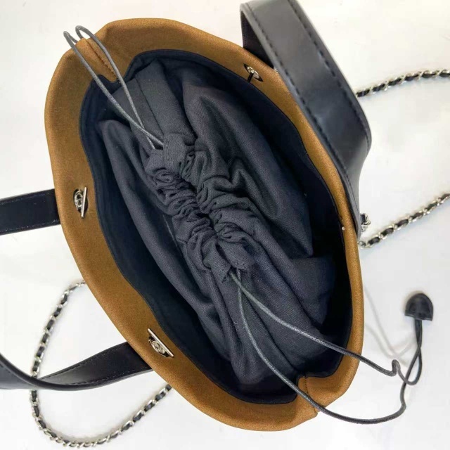 Metal Logo Women Fashion Shoulder Bags