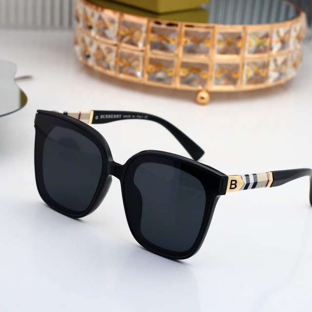 Classic Design Women Luxury Glasses