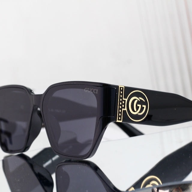 Luxury Fashion Logo Glasses