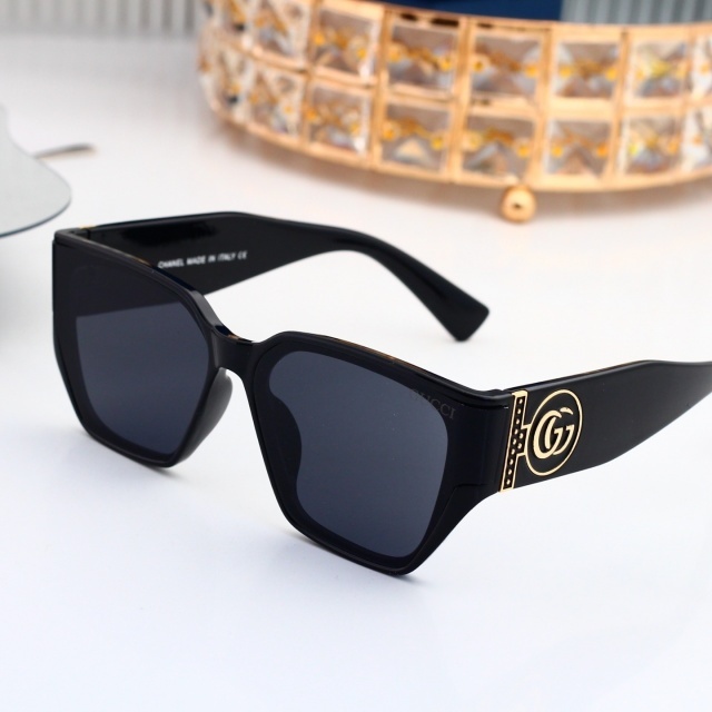 Luxury Fashion Logo Glasses