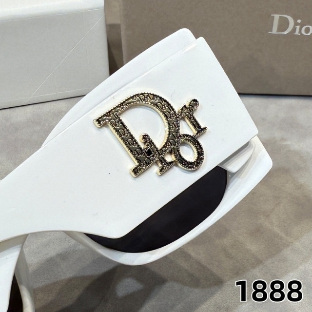 Large Frame Fashion Logo Women Sunglasses