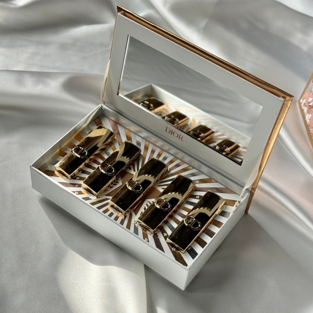 Luxury Women Gold Tube Lipstick Sample Set (5 pieces)