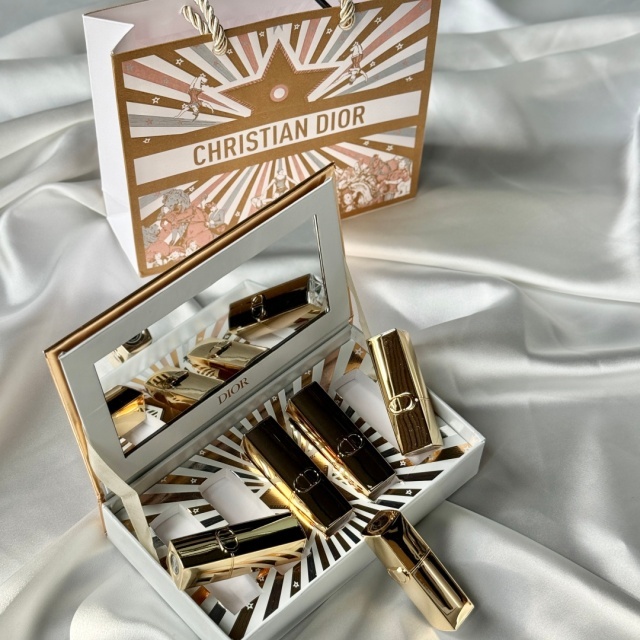 Luxury Women Gold Tube Lipstick Sample Set (5 pieces)