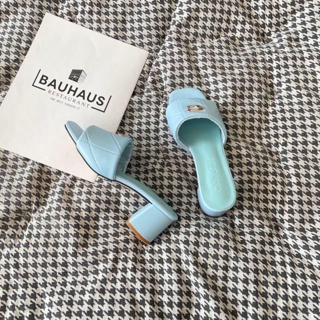 Fashion Metal Logo Chunky Sandals