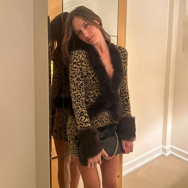 Fur-trimmed V-neck Fitted Top Mini Skirt Set