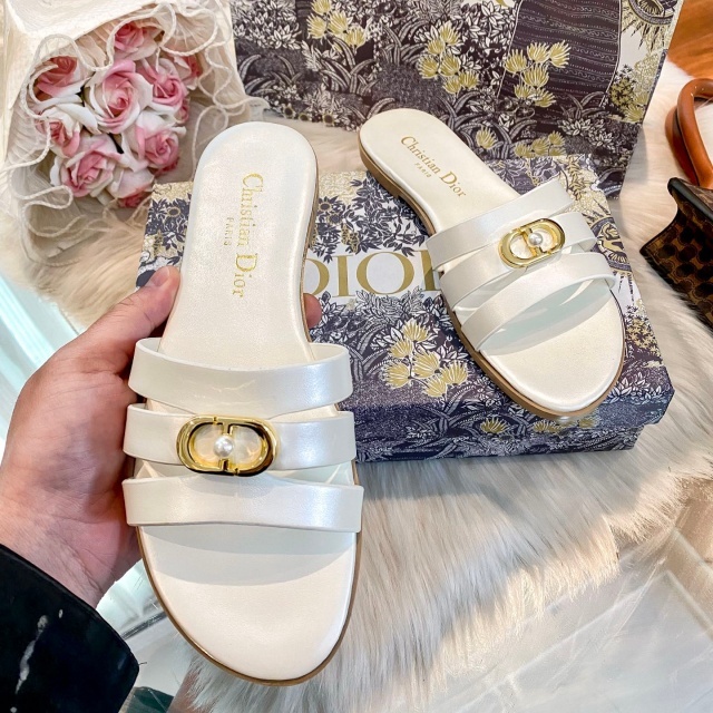 Luxury Fashion Logo Pearl Hollow Out Flat Sandals